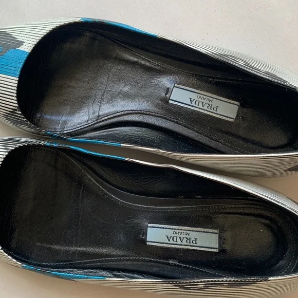 PRADA Graphic-Lips Printed Pointed Toe Ballet Flat White Blue Women’s Size 37.5 - Picture 7 of 13